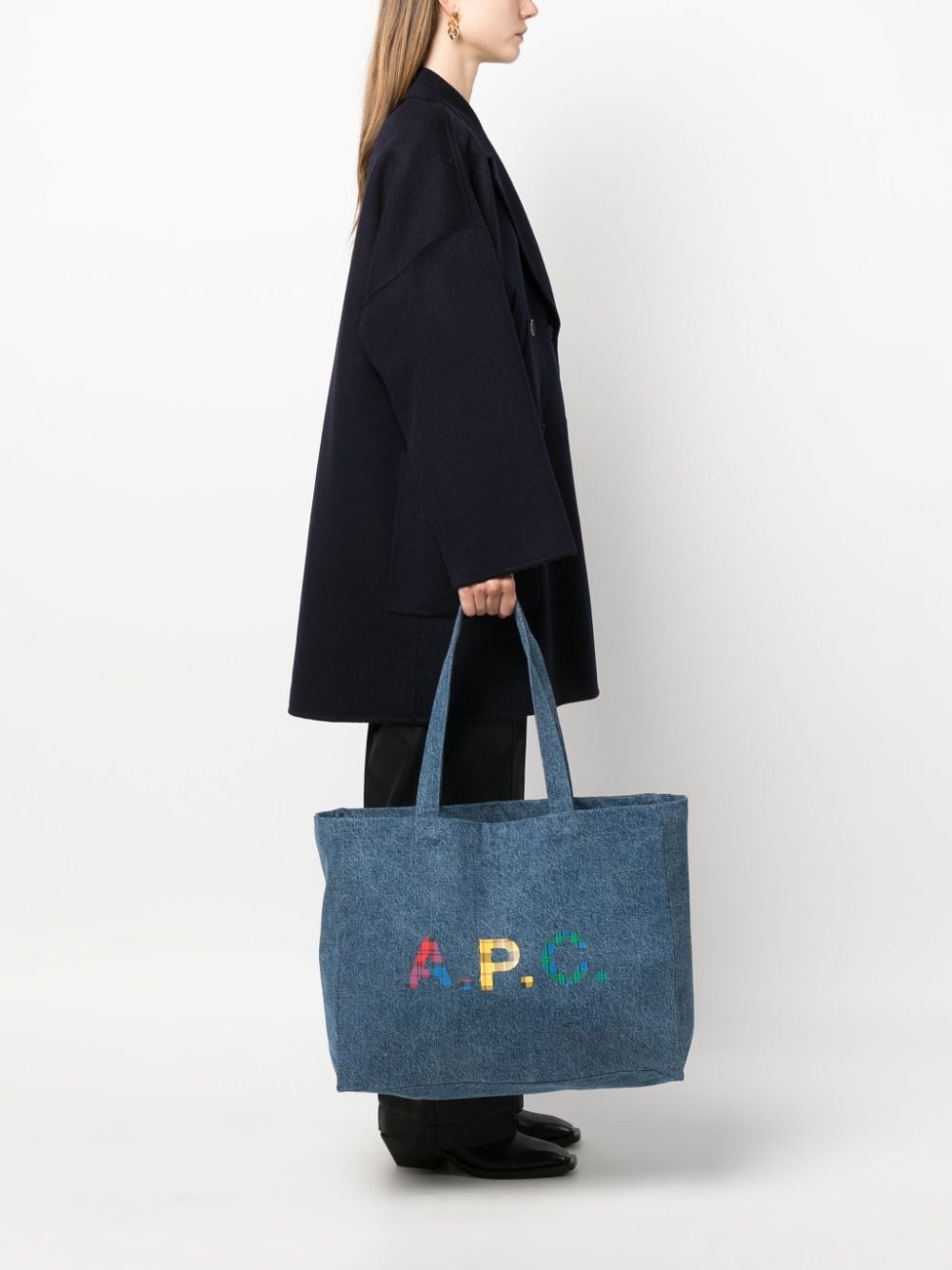 【送料&関税込】A.P.C. Logo Print Denim Tote Bag A.P.C. - Daniela Logo-Print Denim Tote Bag A.P.C.