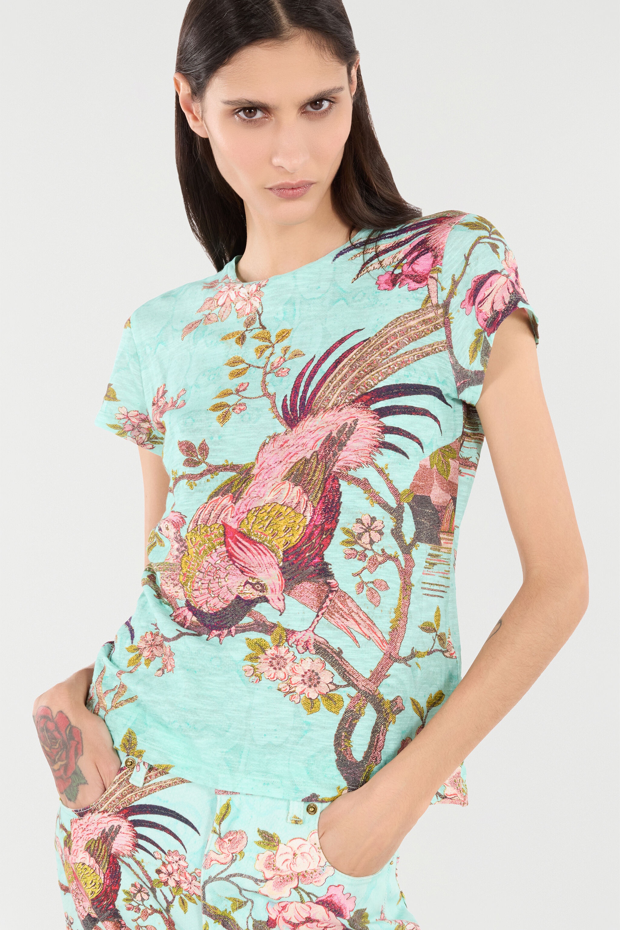 T-Shirt With Naturalistic Print - 6