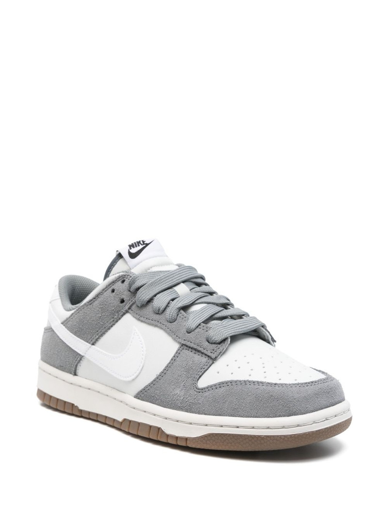 Nike Dunk Low sneakers outlook