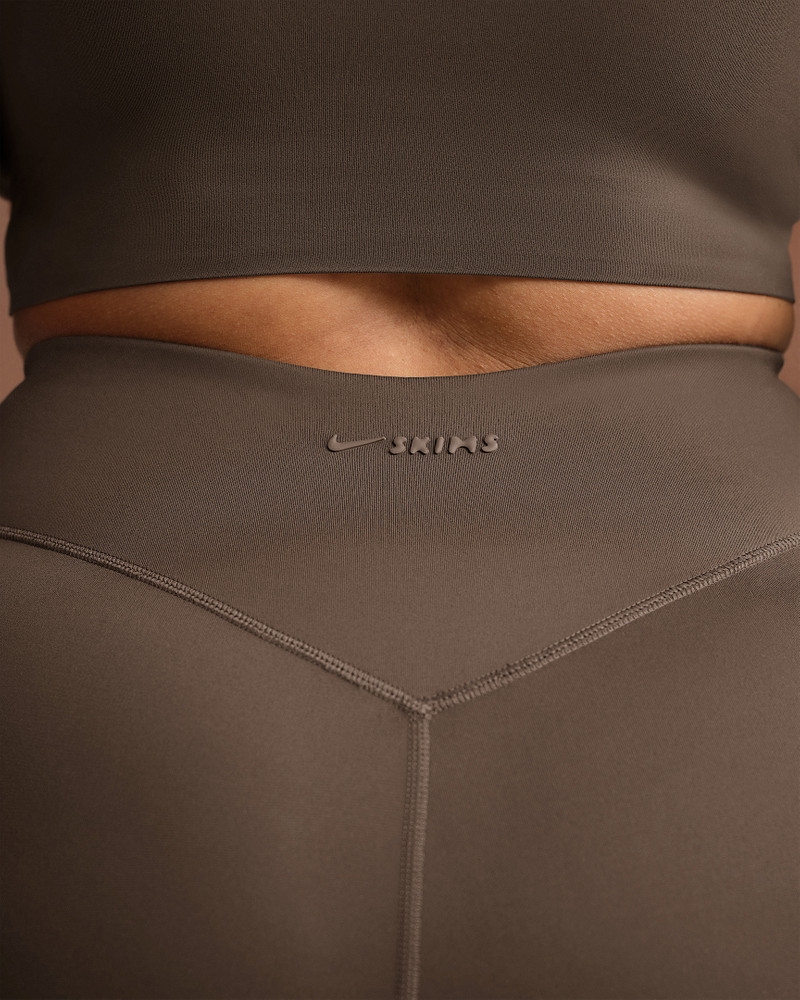 NikeSKIMS Matte Women's High-Waisted 3" Boyshorts 10