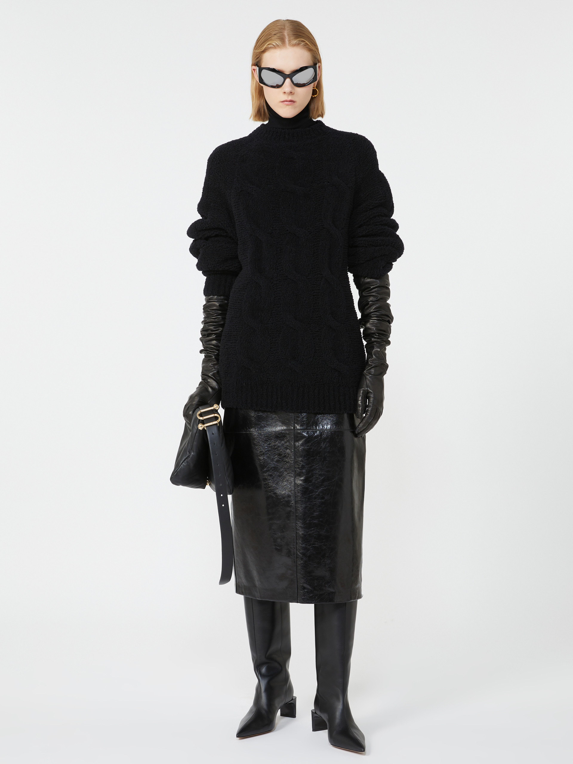 CURVONE Oversized fluffy sweater - 2
