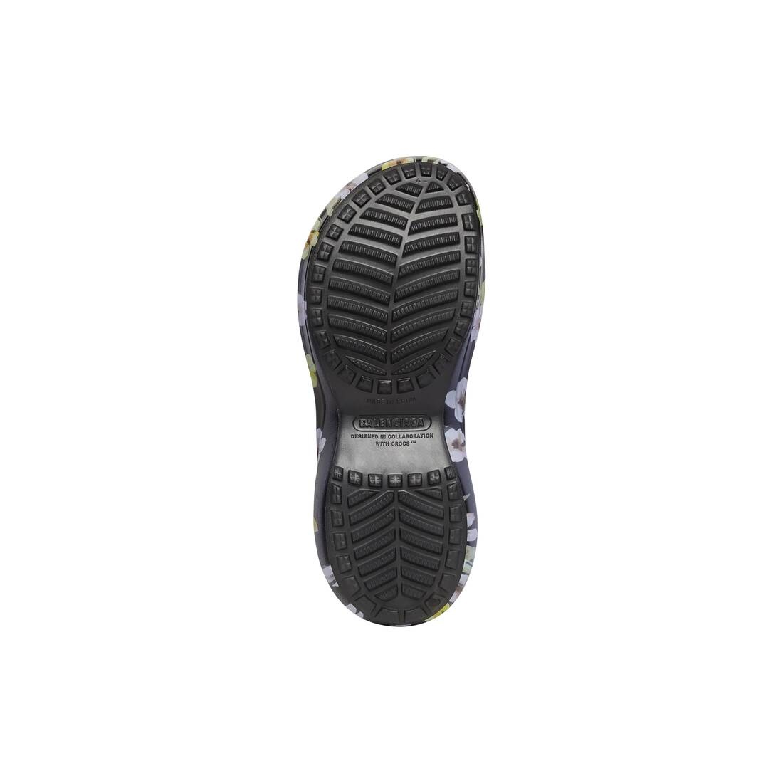 Women's Pool Crocs™ Slide Sandal Flower in Grey - 7