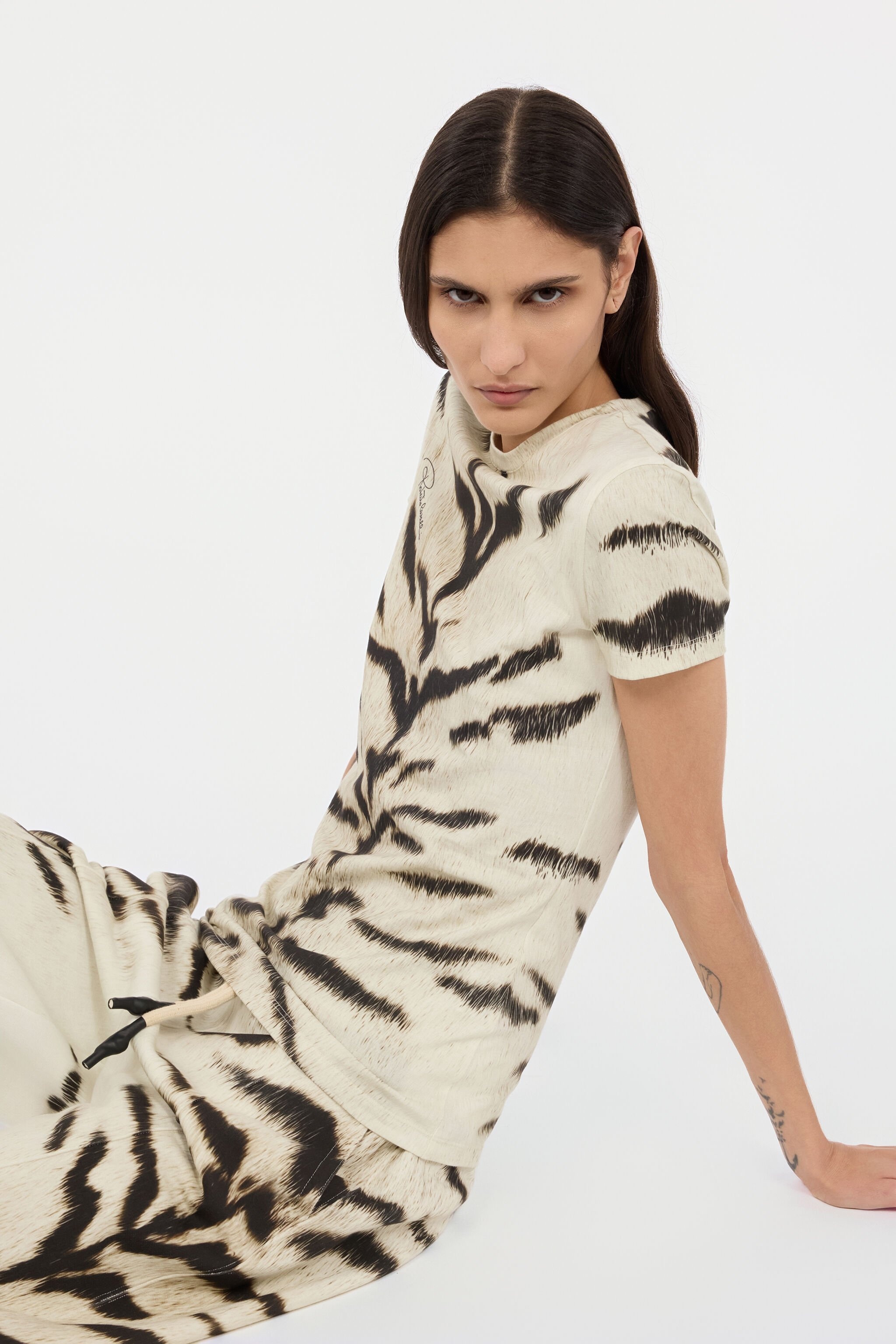 Woman T-Shirt With White Tigresse OGAT X Roberto Cavalli Print - 2
