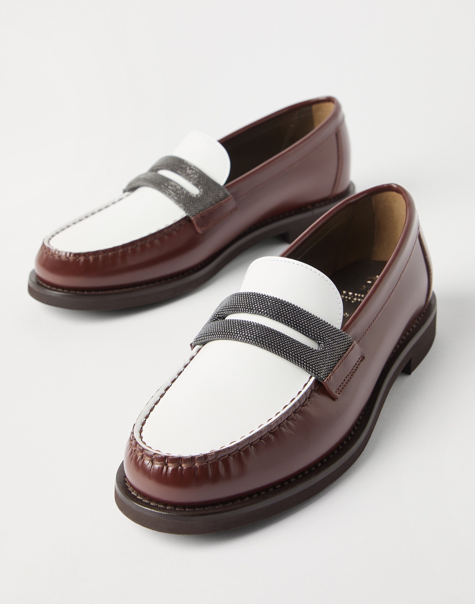 Minimal calfskin penny loafers with precious clamp - 3