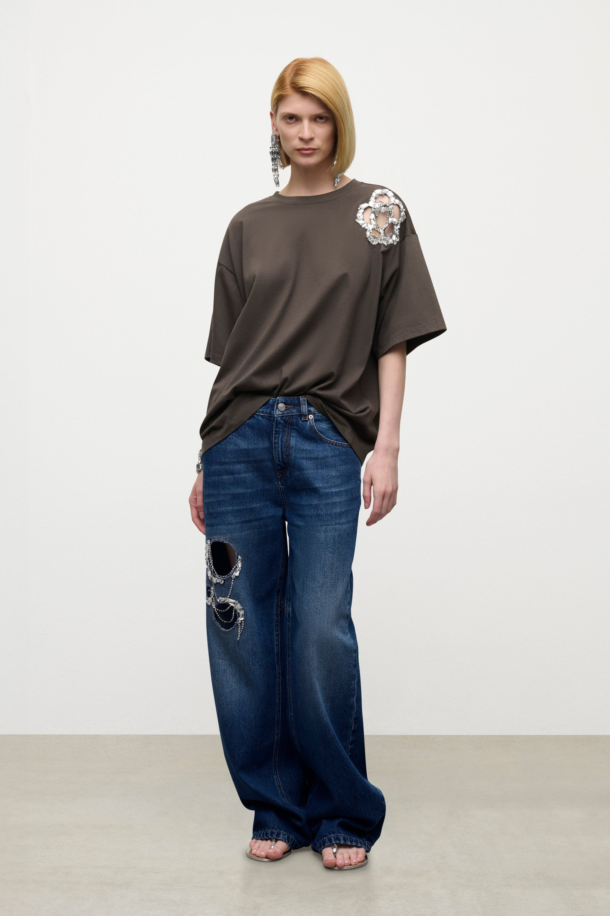 CRYSTAL CHAIN CUTOUT RELAXED JEAN - 3