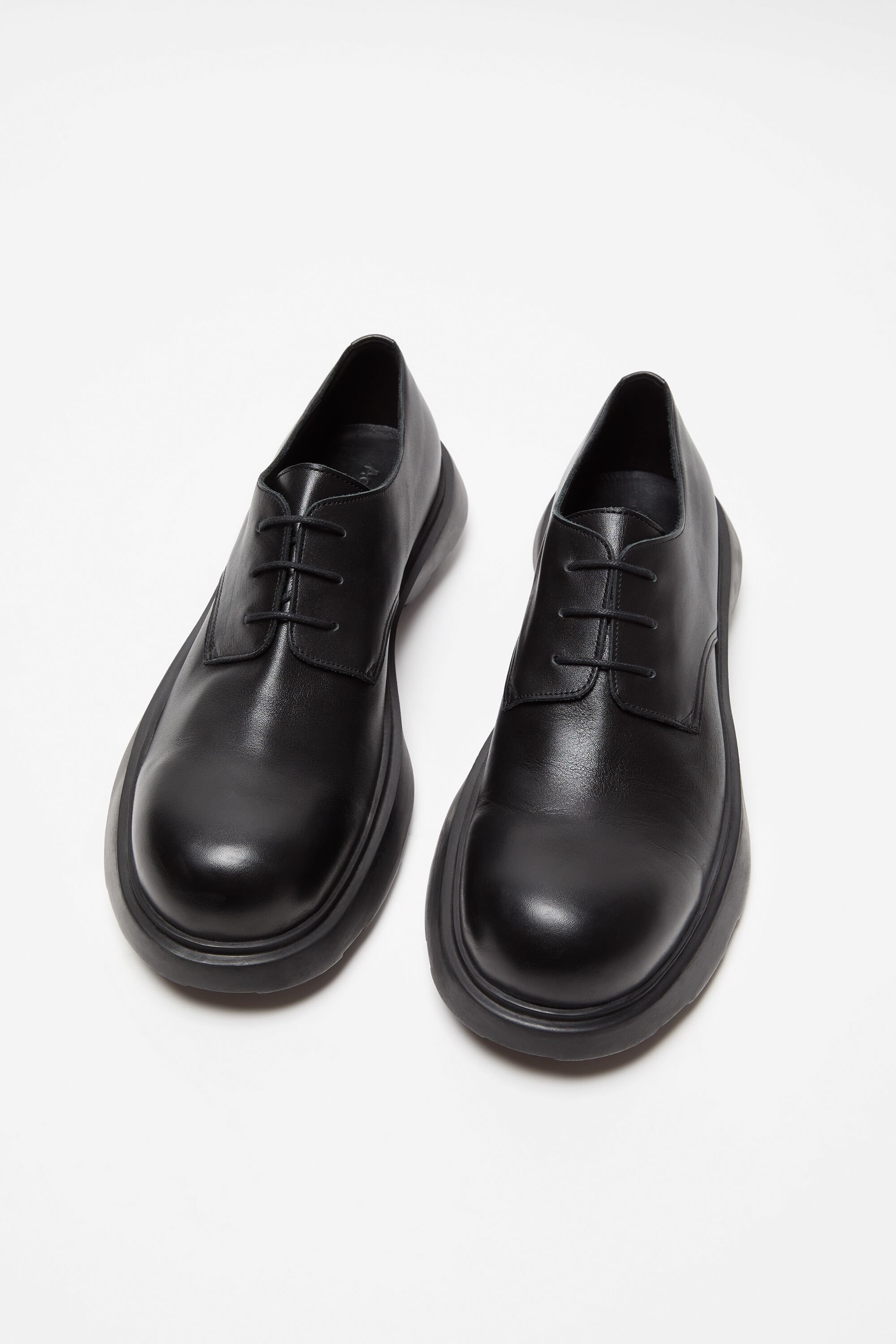 【ACNE STUDIOS】Leather sneakers レザースニーカー Acne Studios Leather lace-up shoes - Black | REVERSIBLE