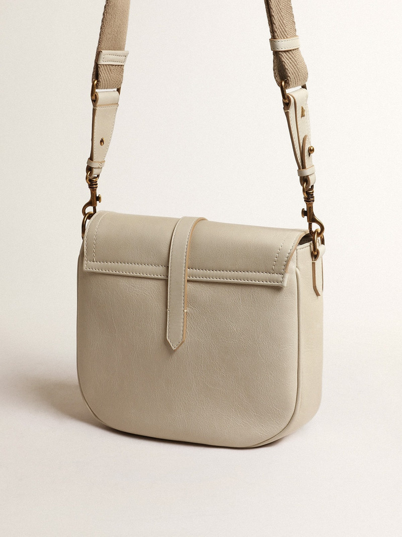 Medium Sally Bag in porcelain leather with buckle and contrasting shoulder strap 5