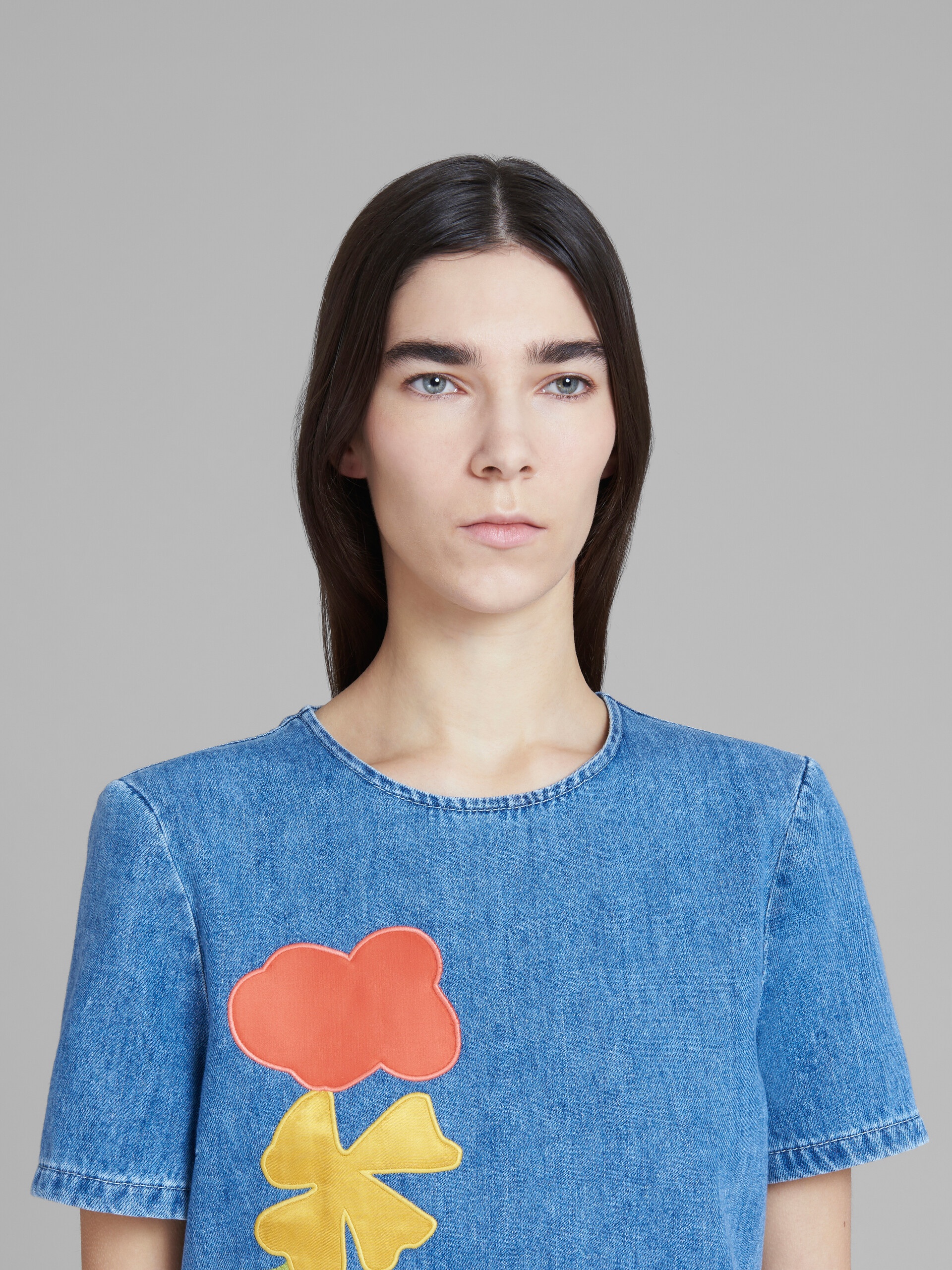 MARNI X NO VACANCY INN - BLUE CHAMBRAY SHORT DRESS WITH EMBROIDERY - 4