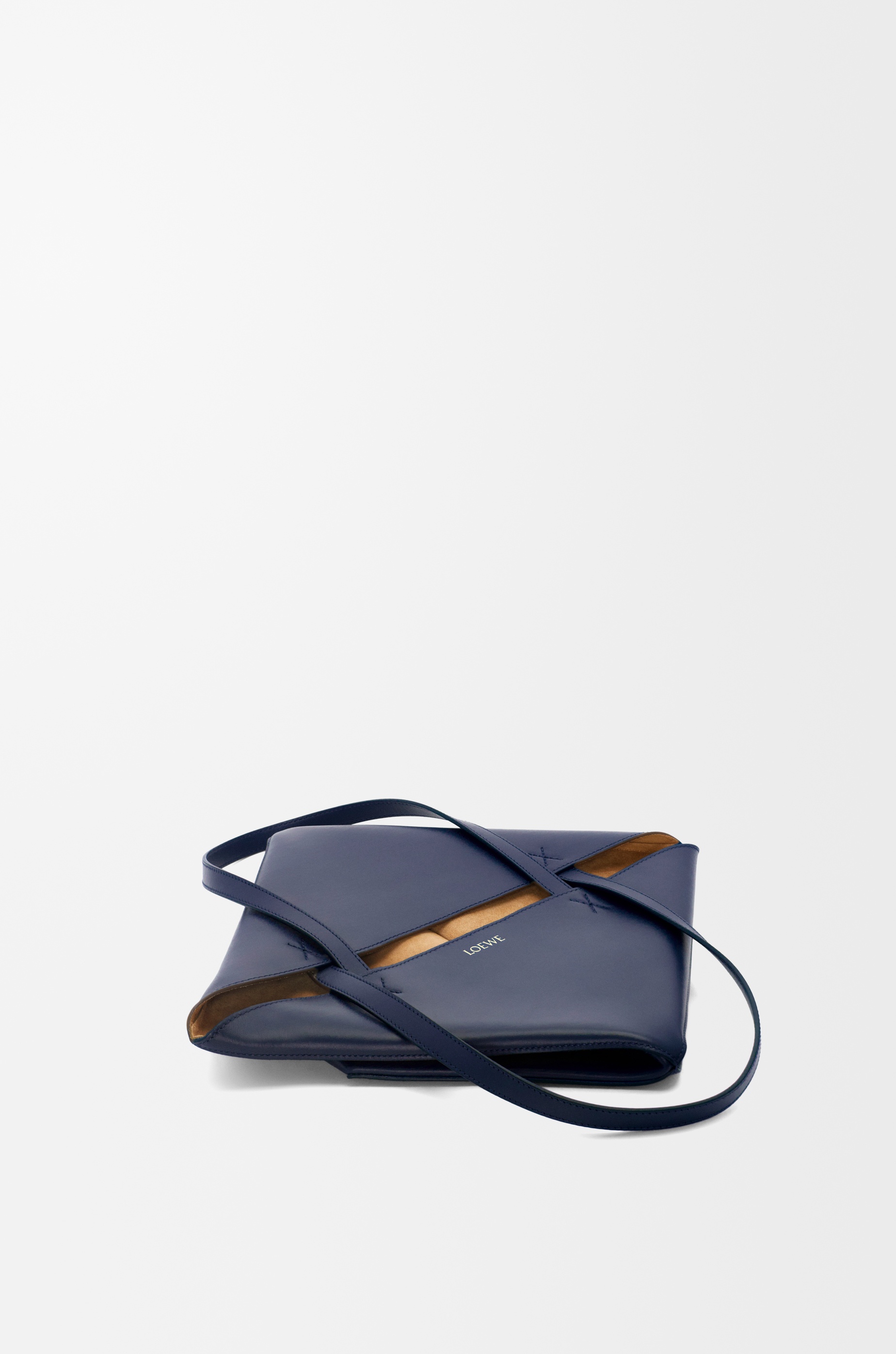 Puzzle Fold Tote in shiny calfskin - 5