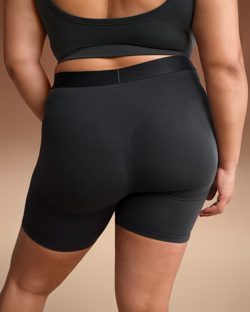 NikeSKIMS Vintage Seamless Women's 5" Shorts 8