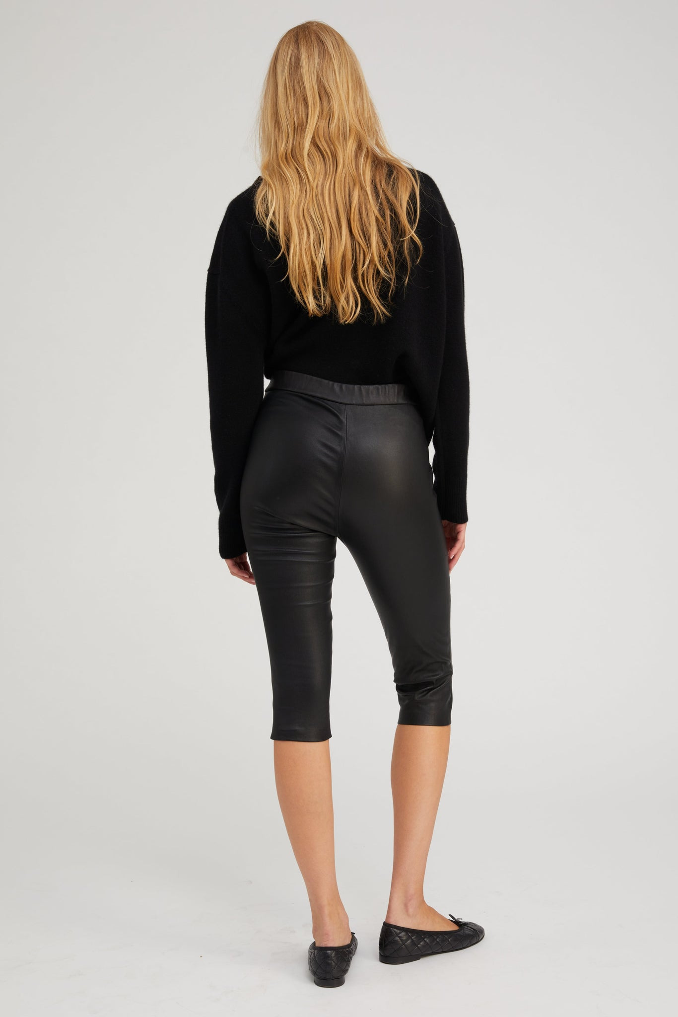 BLACK CASHMERE BOXY SWEATER - 4