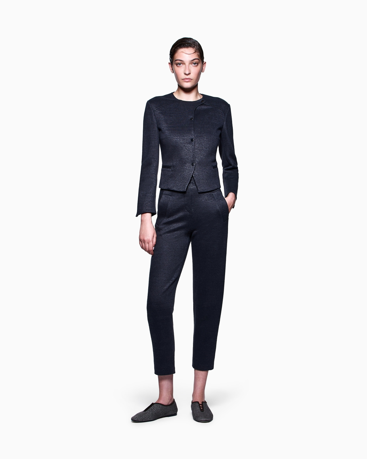 SHORT JACKET IN A VISCOSE AND LINEN JERSEY - 2