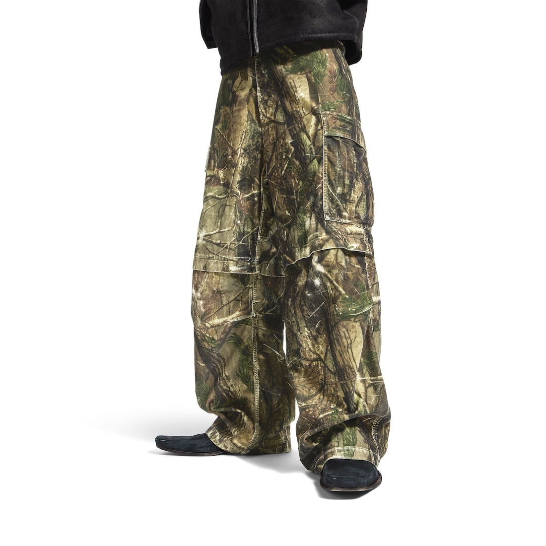 Men's Baggy Cargo Pants in Brown - 5