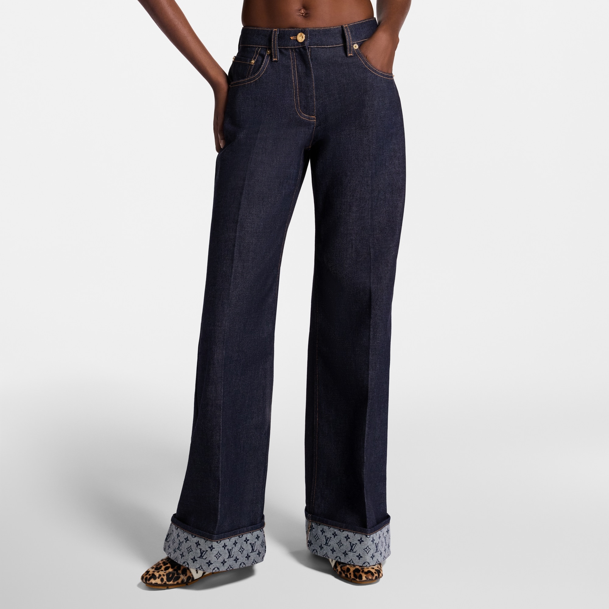 Cuffed Hem Flared Jeans - 4