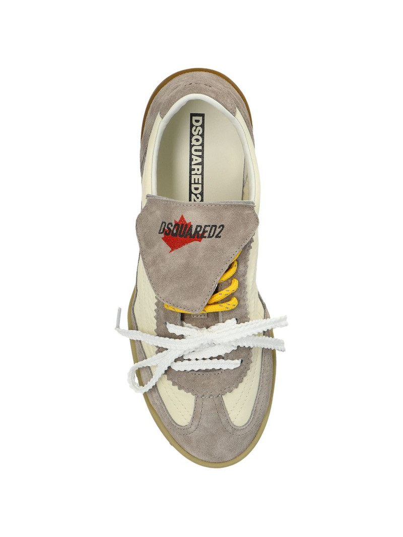 Soccer sneakers 4