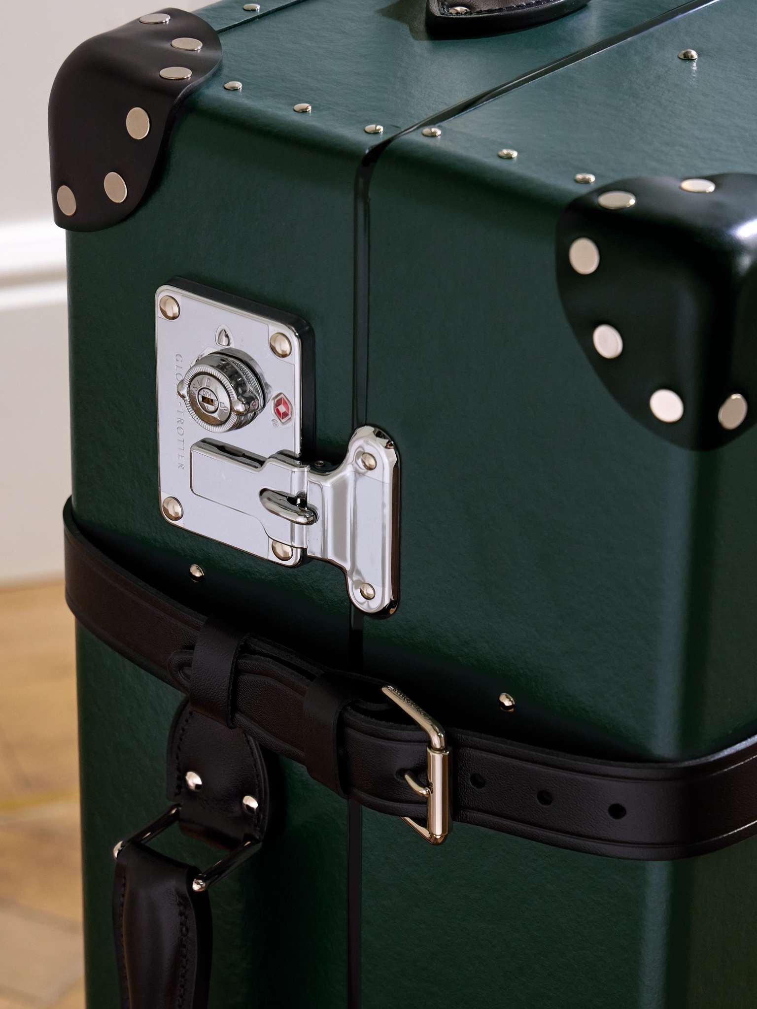 No Time To Die Leather-Trimmed Vulcanised Fibreboard Check-In Suitcase - 4