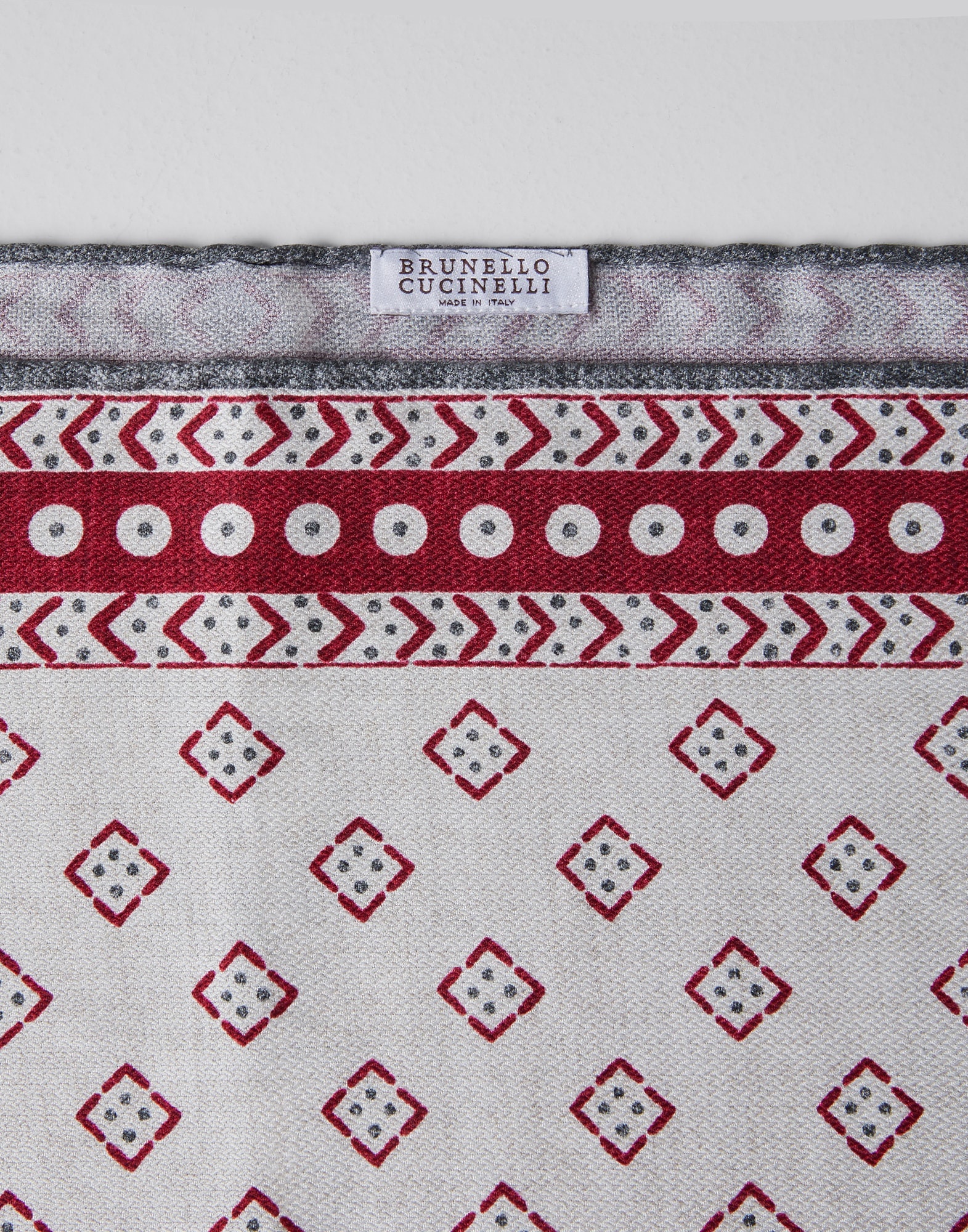 Silk pocket square with pattern and border - 2