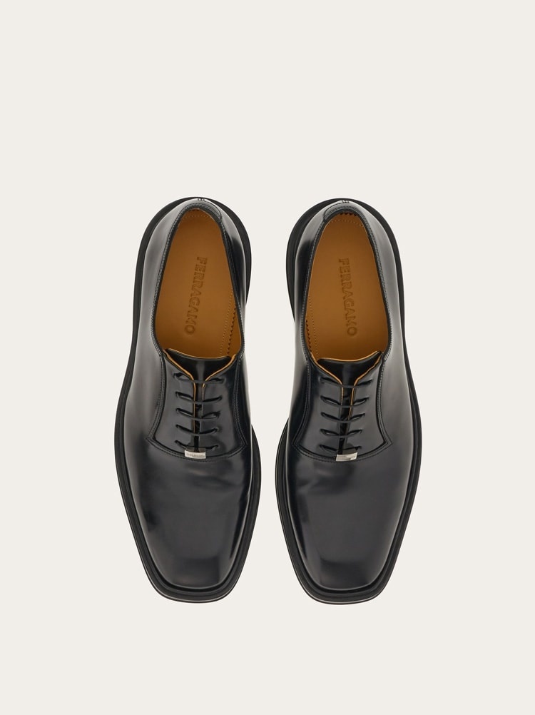 OXFORD WITH METAL TAB - 2