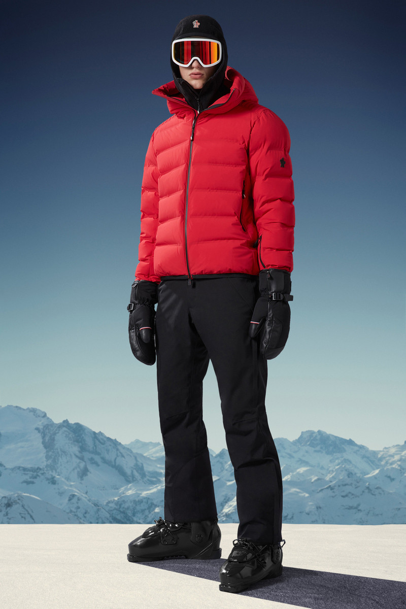 Moncler Lagorai Short Down Jacket outlook