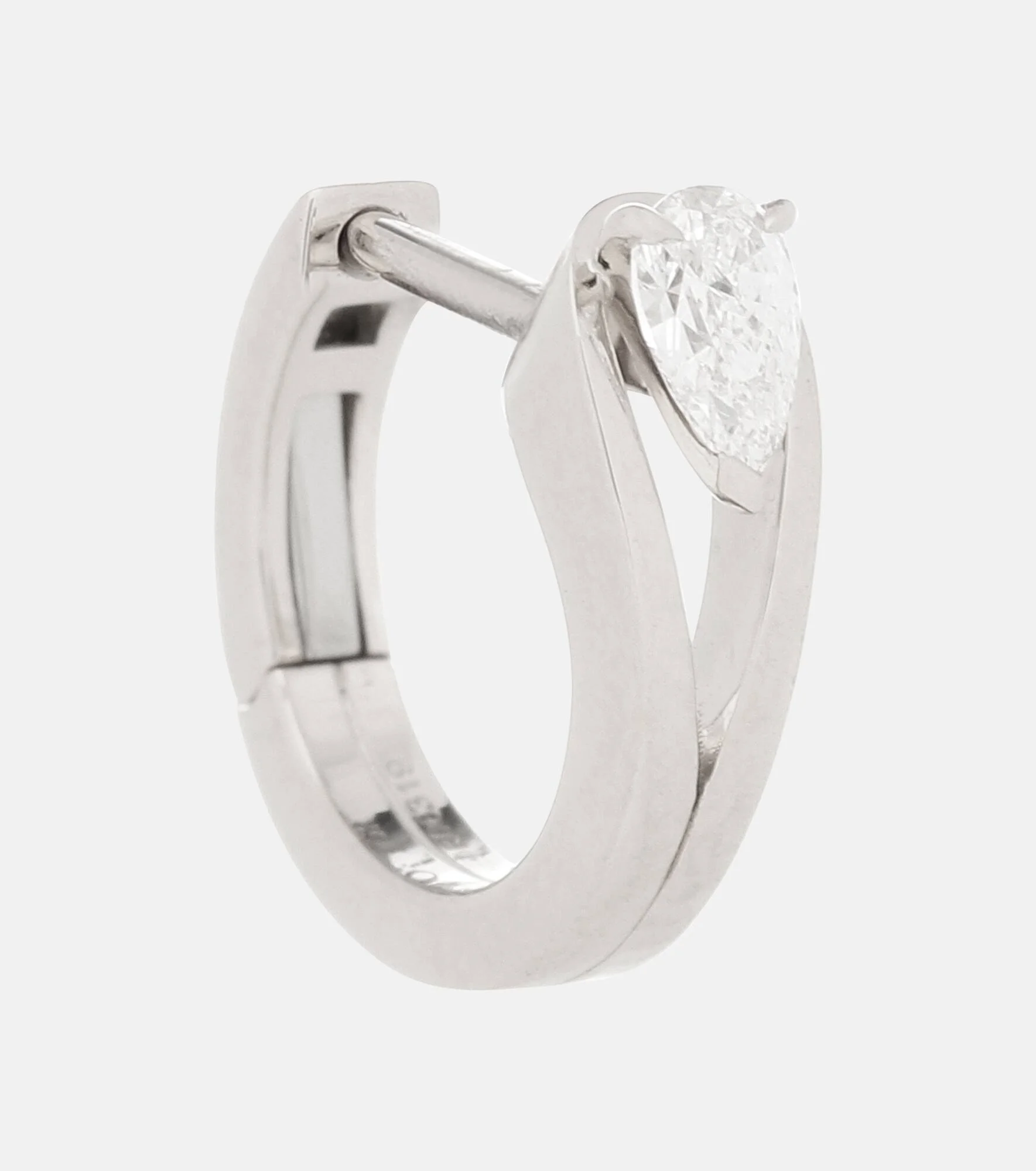 Serti Inversé XS 18kt white gold single earring with diamond - 1