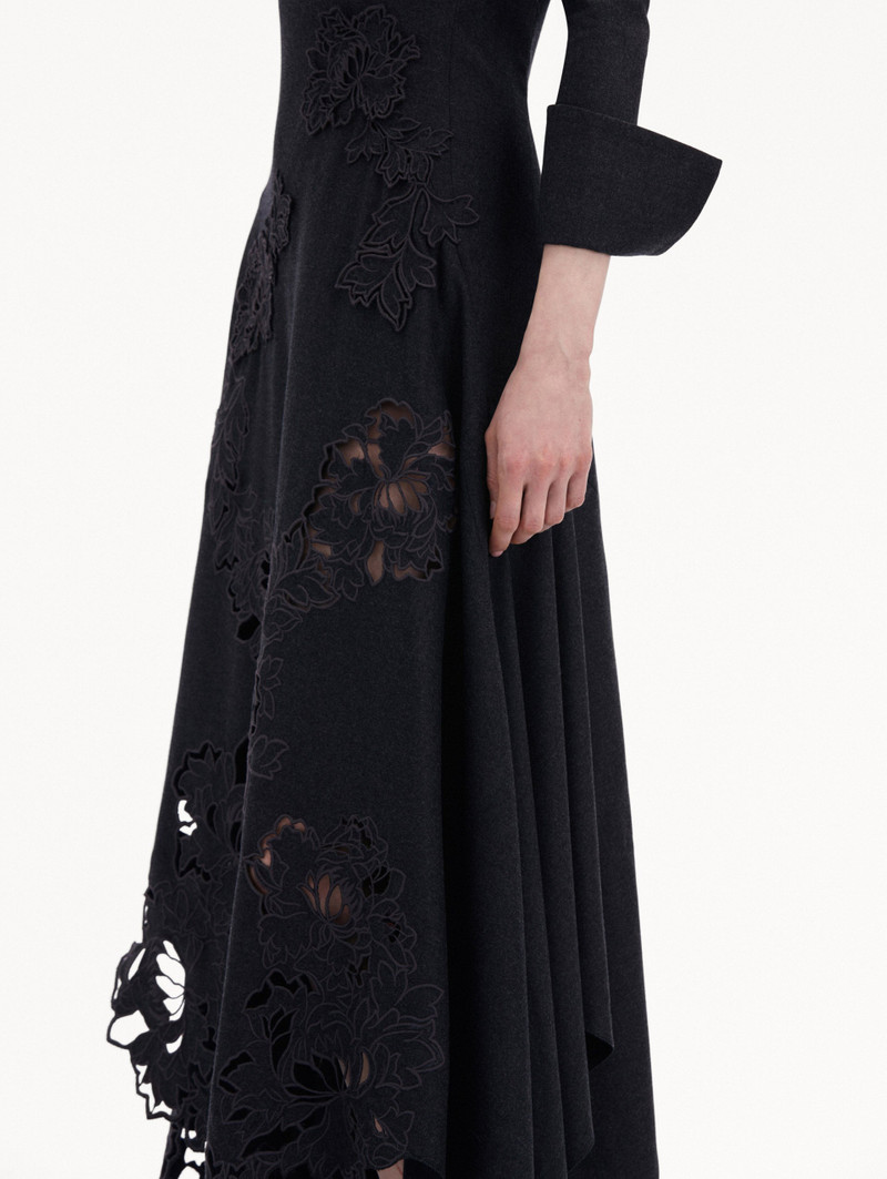 PEONY GUIPURE APPLIQUÉ 드레스 5