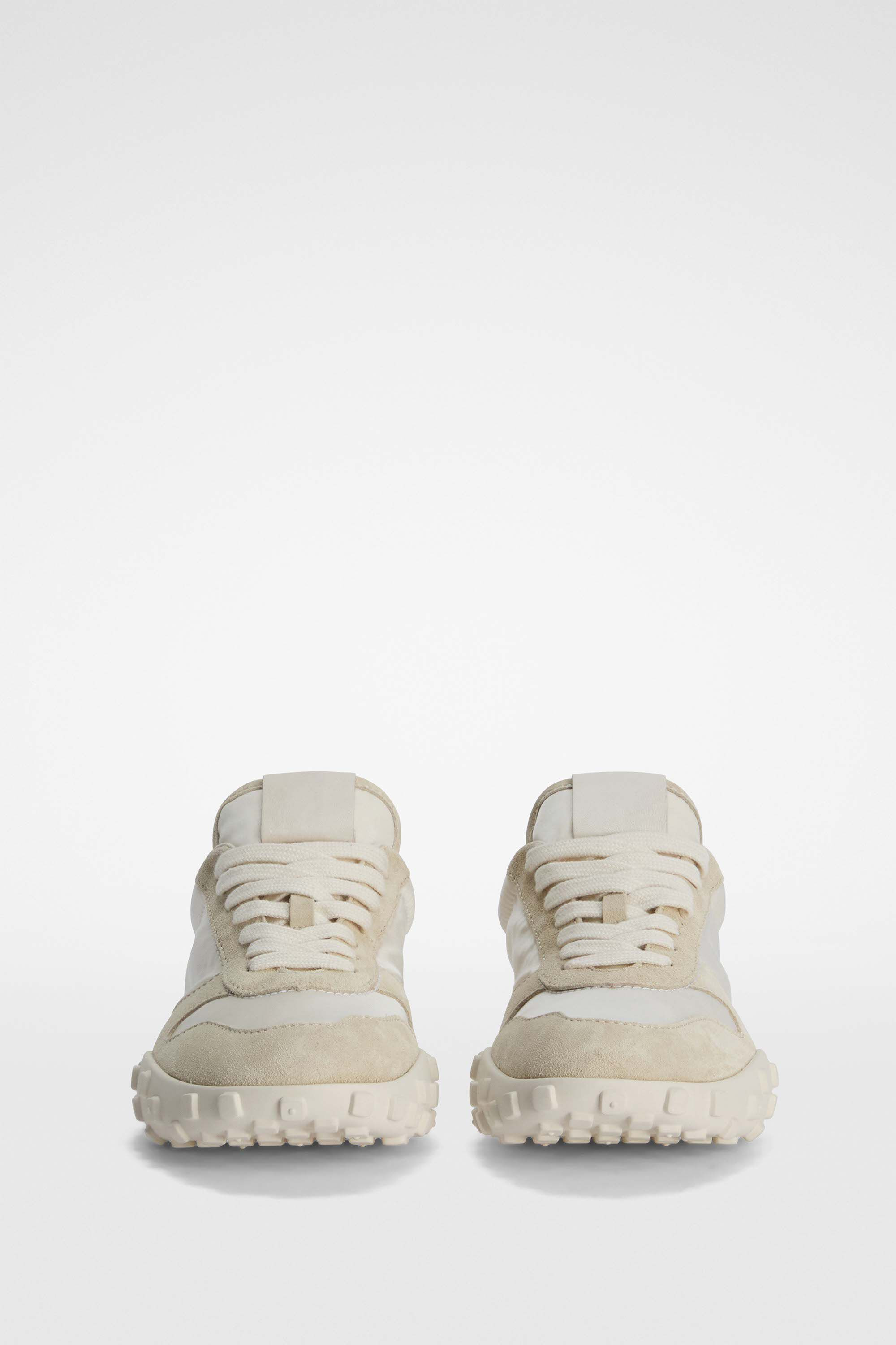 Low-Top Sneakers - 3