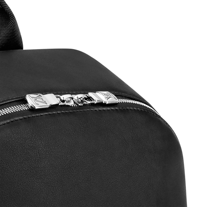 Louis Vuitton DISCOVERY BACKPACK PM outlook