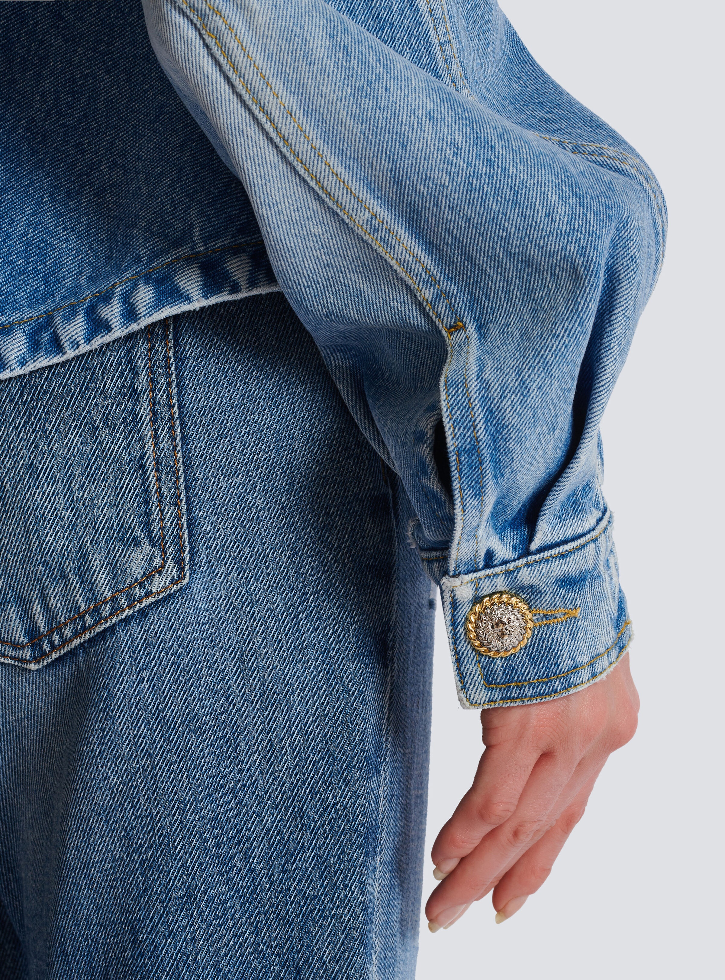 Pleated denim jacket - 8