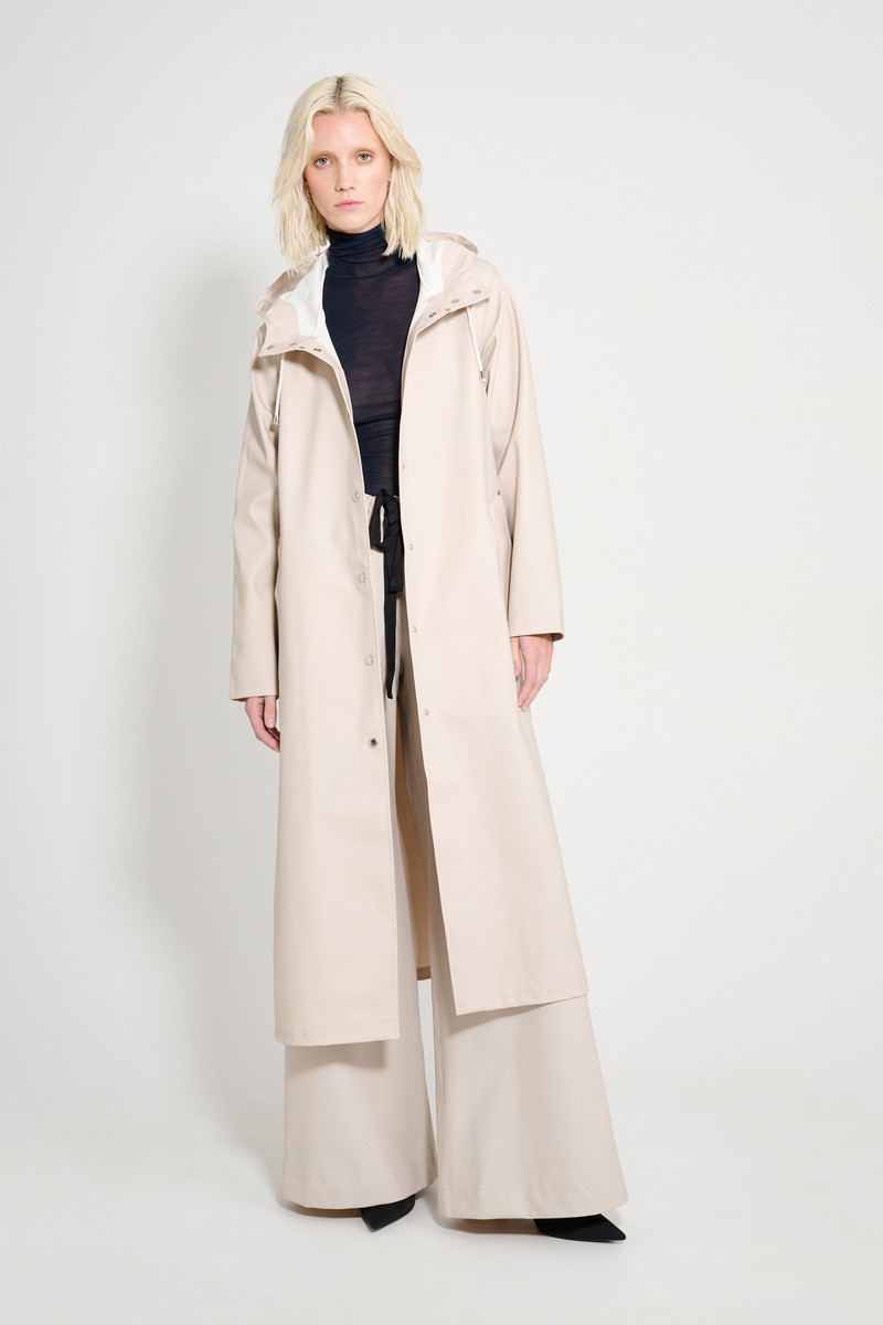 Stutterheim Mosebacke Long Raincoat Light Sand outlook