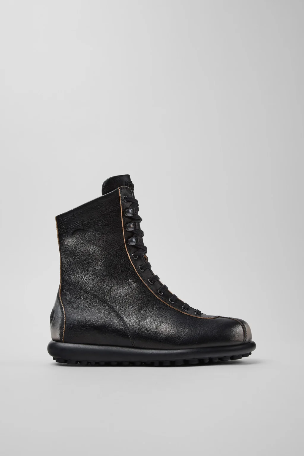 Pelotas Black Vegetable-Tanned Leather Ankle Boots for Women. - 1