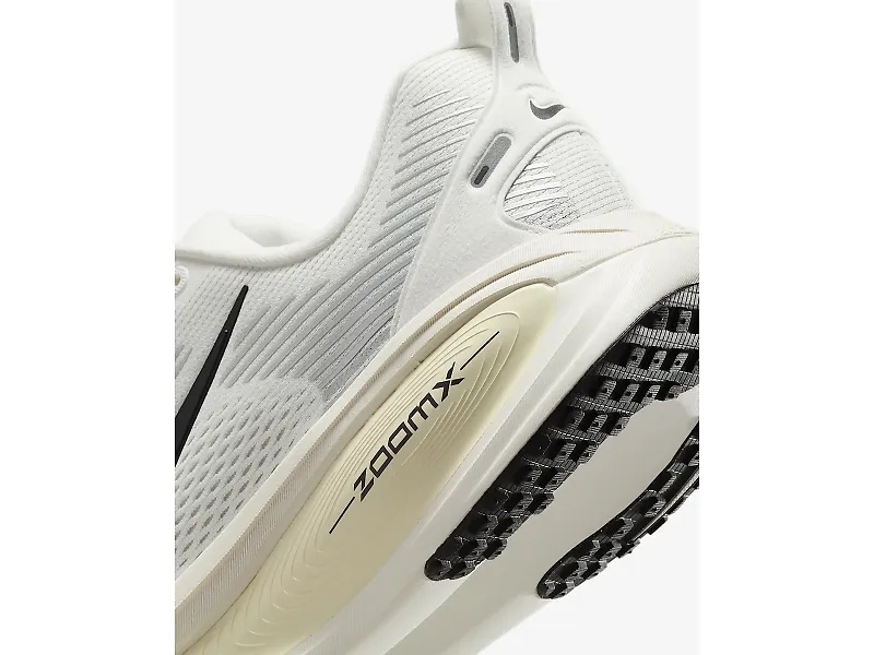Nike Vomero 18 - 7
