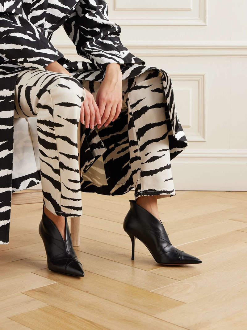 Alaïa 90 leather ankle boots outlook