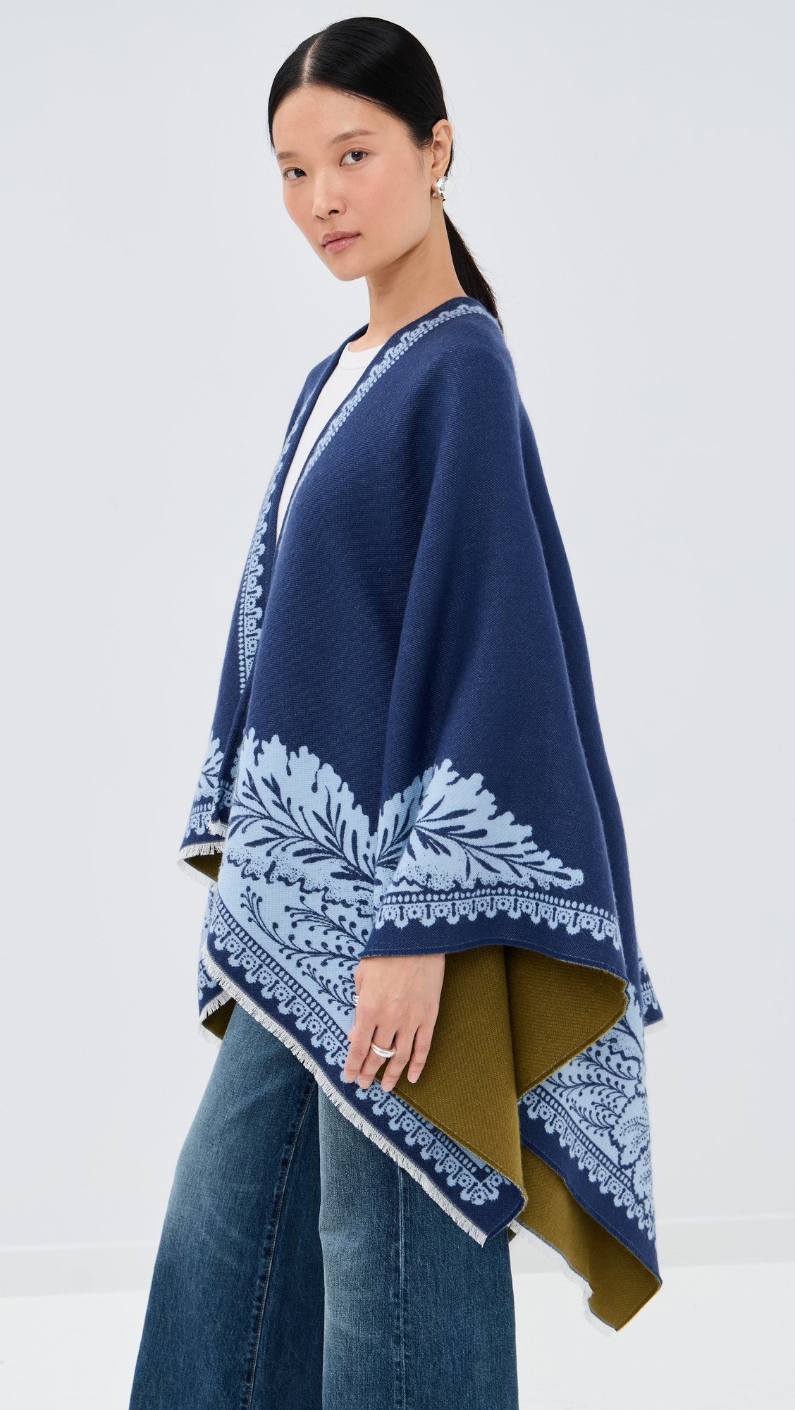 Poncho - 3