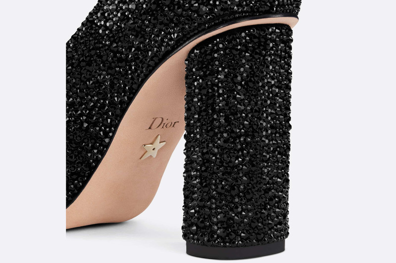Dior Jolie Dior Pump outlook