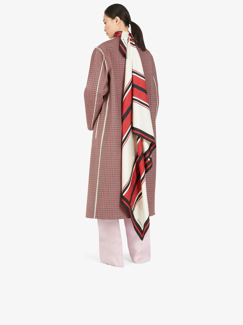 Wrap reversible coat in leather and wool 3