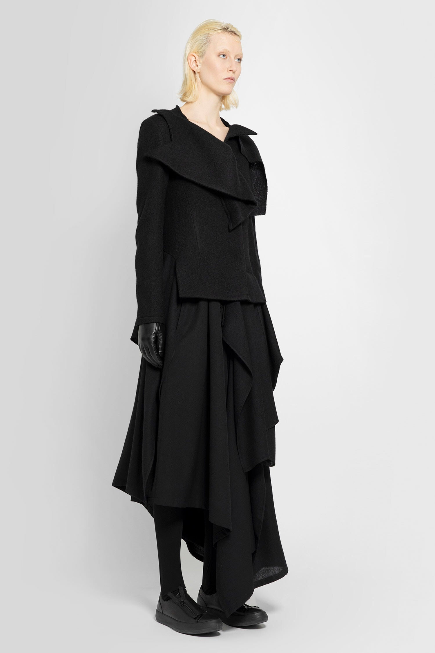 YOHJI YAMAMOTO WOMAN BLACK COATS - 2