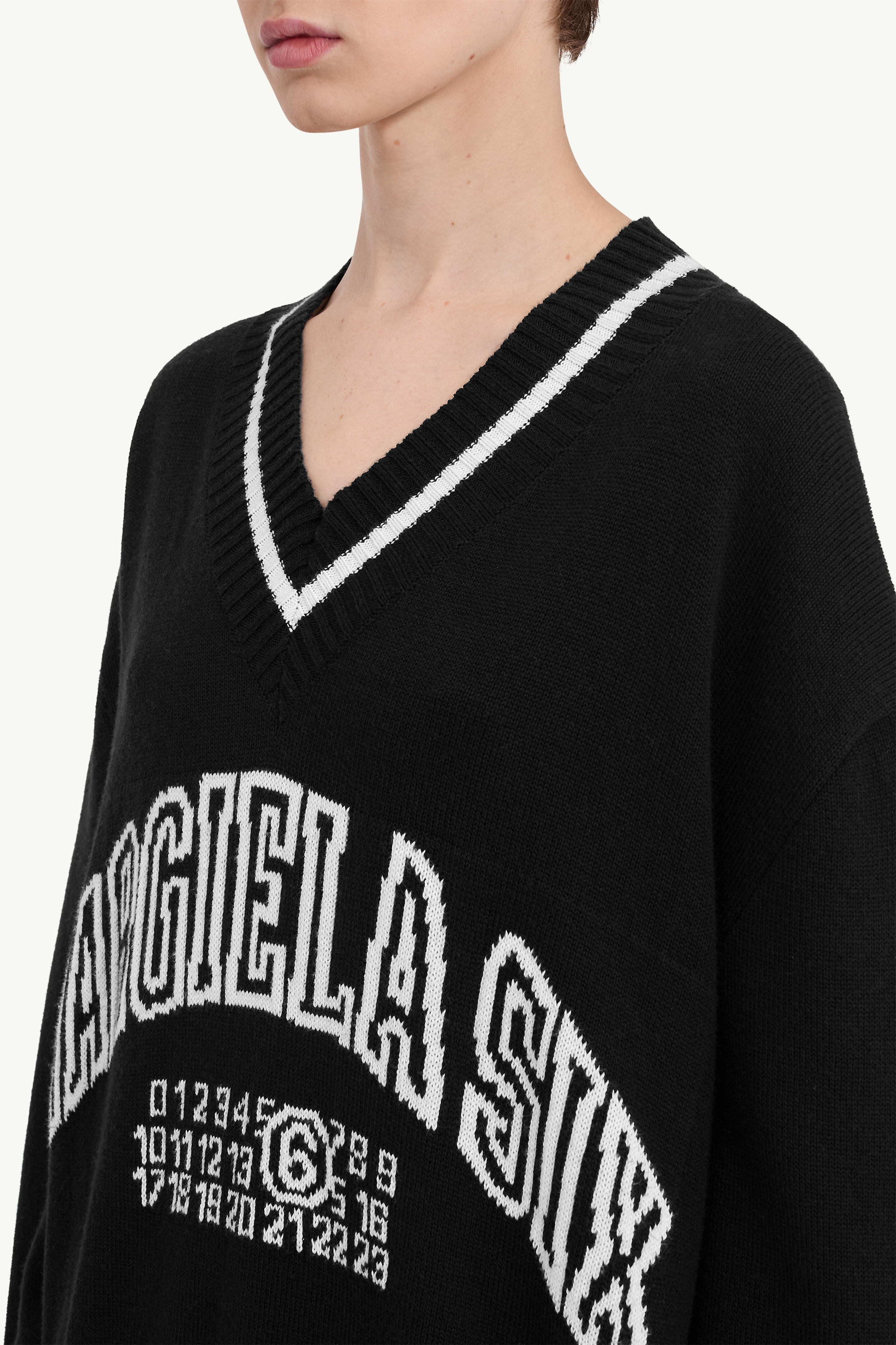 V-neck varsity jumper - 5