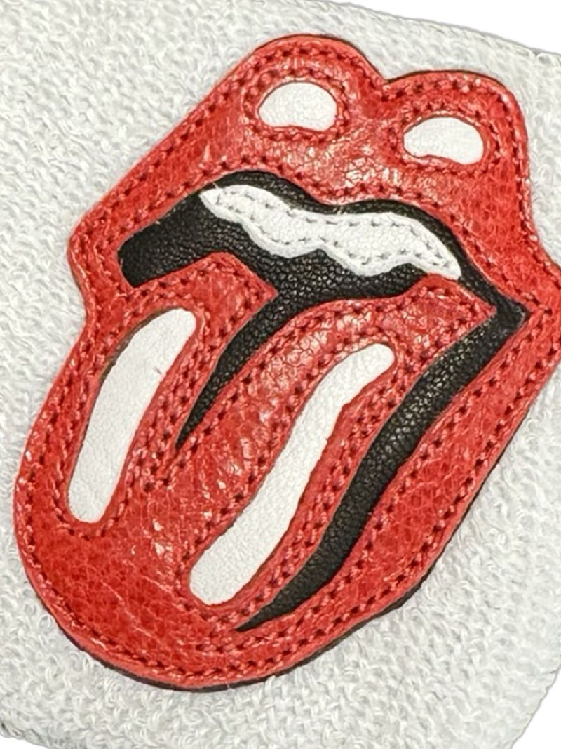 rolling-stones tongue wristband 1
