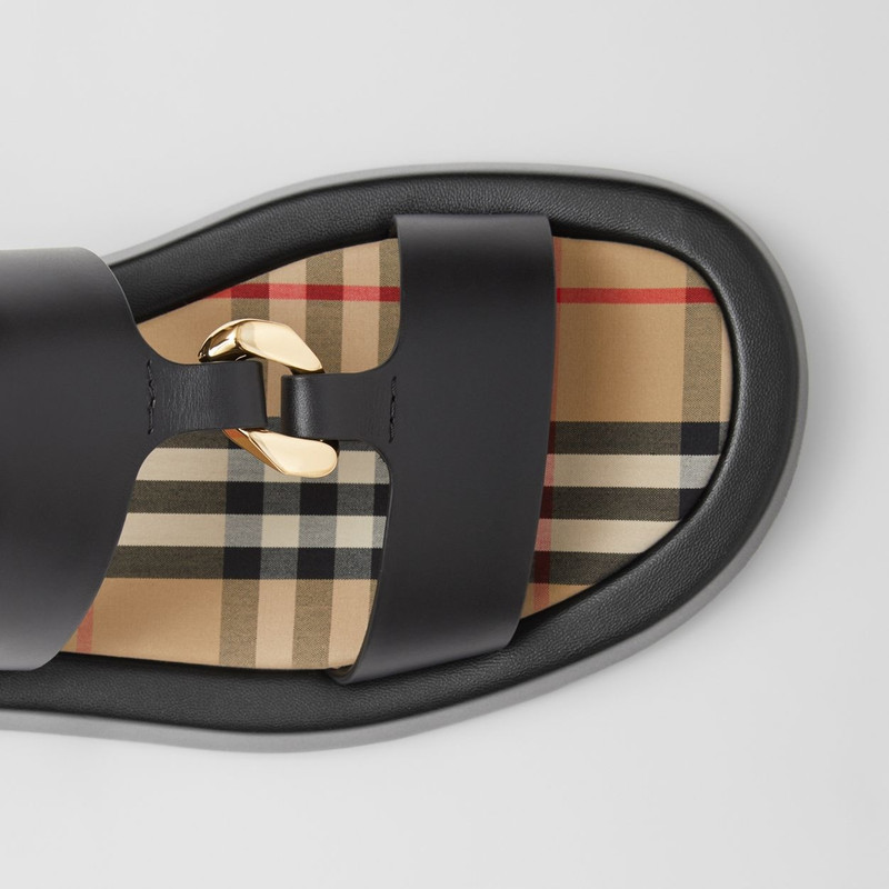 Chain-link Detail Leather Sandals 3