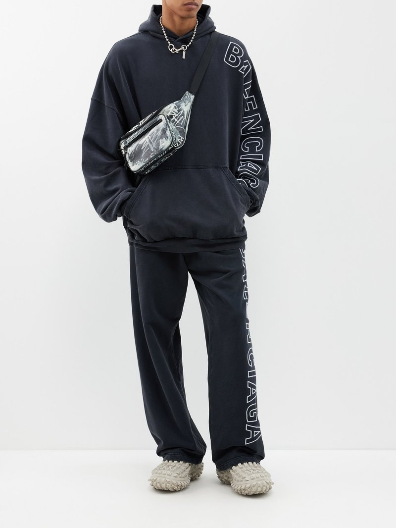 Outline Baggy Sweatpants in Black Faded