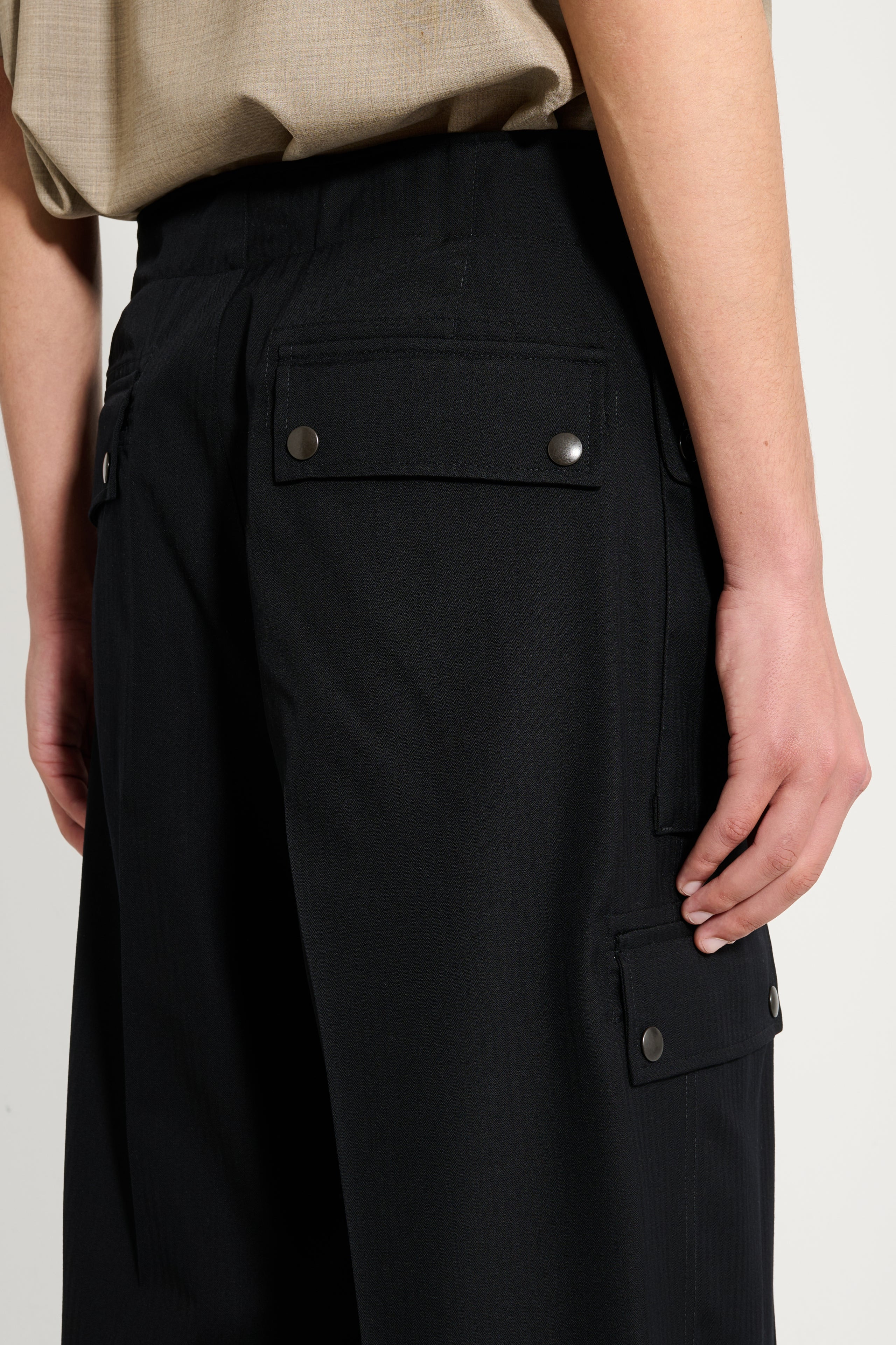 AURALEE WOOL HERRINGBONE CARGO PANTS BLACK - 7