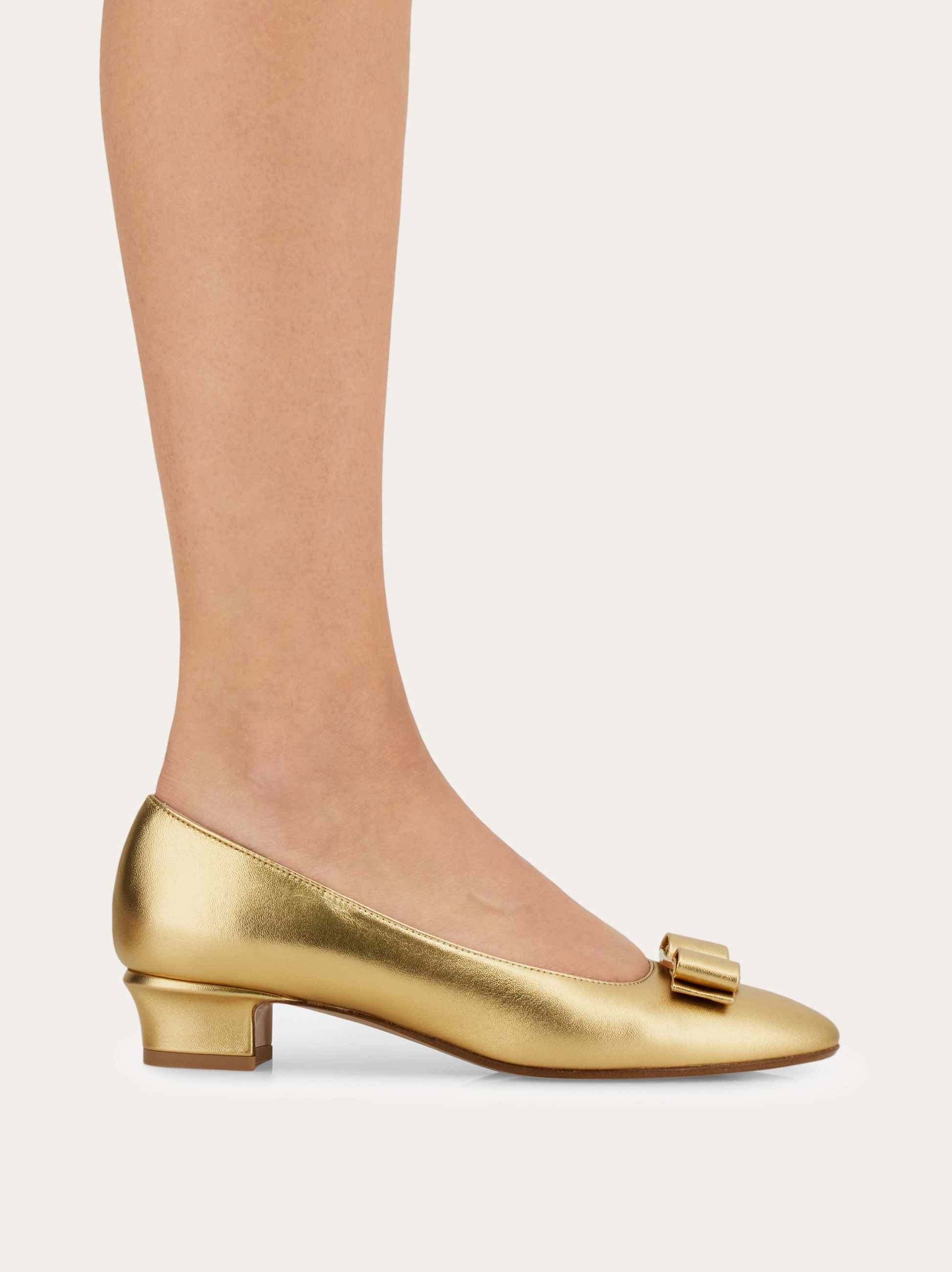 Vara bow pump shoe - 4
