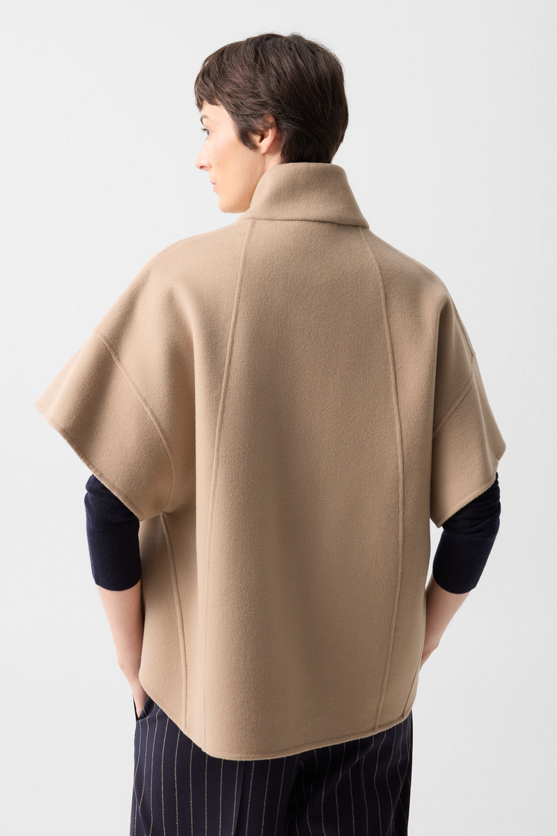 Venice wool vest in Camel 3