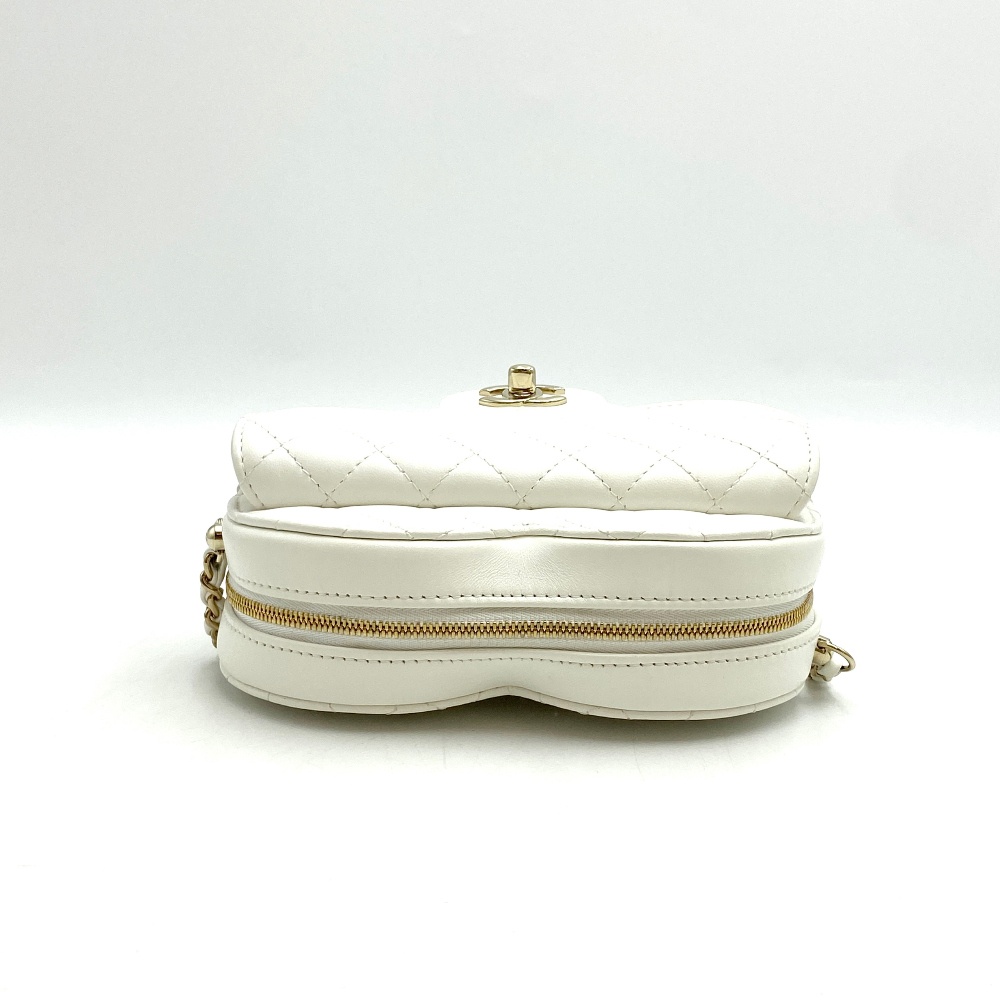 Chanel 2022 White Heart Bag Large AS3191 (Built-in Chip) - 5