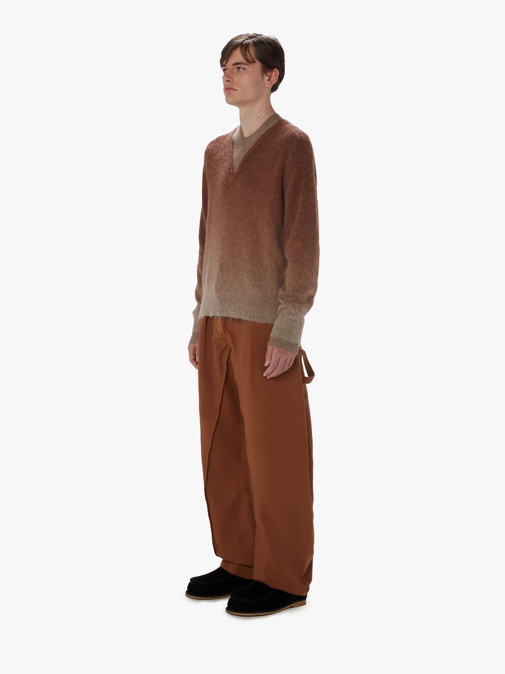 GRADIENT V-NECK SWEATER - 4
