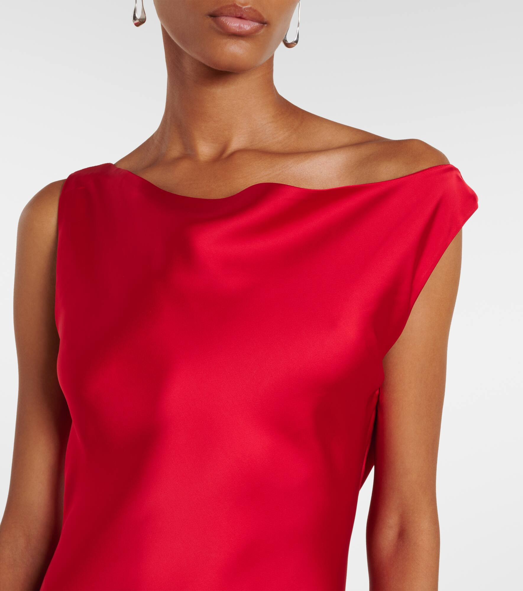 Open-back gown - 4