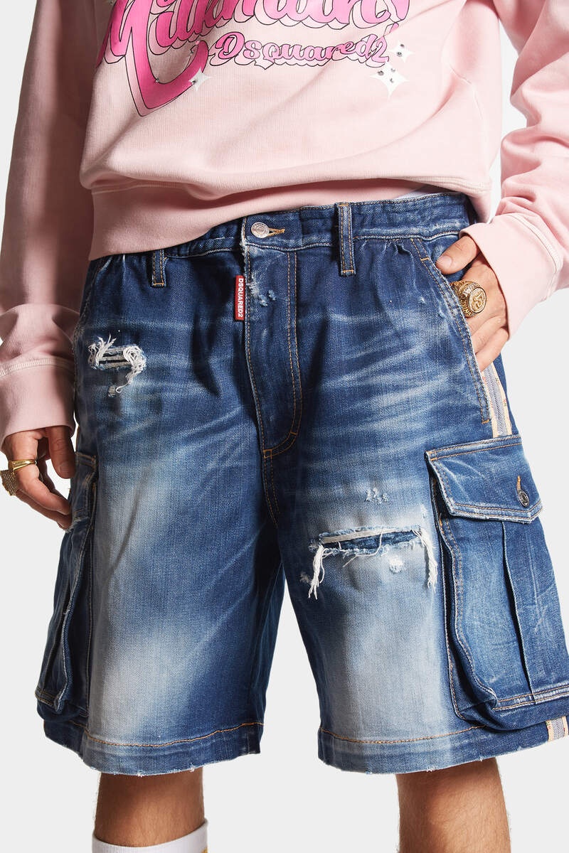 MEDIUM RIPPED KNEE WASH 64 TAG SHORTS - 5